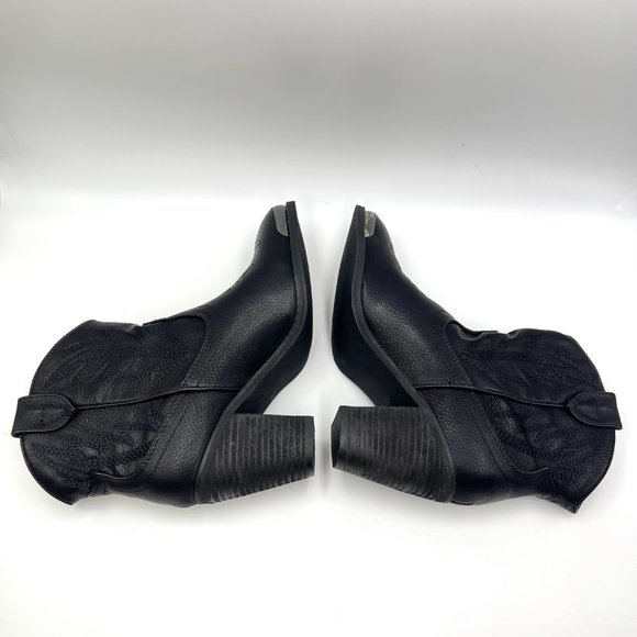 Very Volatile Womens‎ Size 6.5 Black Faux Vegan Leather Western Ankle Boots NEW - Picture 8 of 14